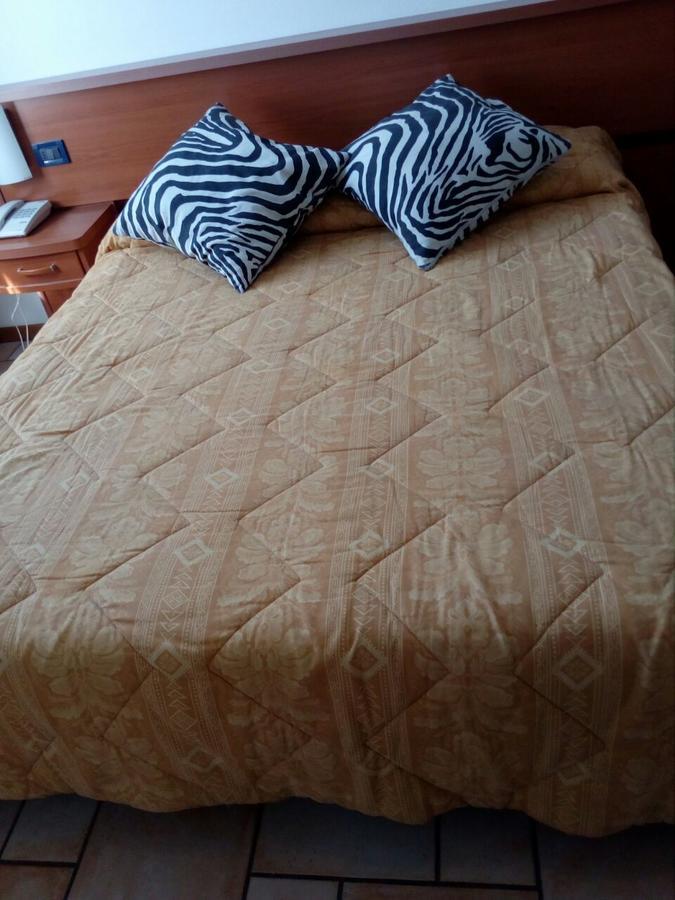 Hotel Lory Ficarolo Kültér fotó